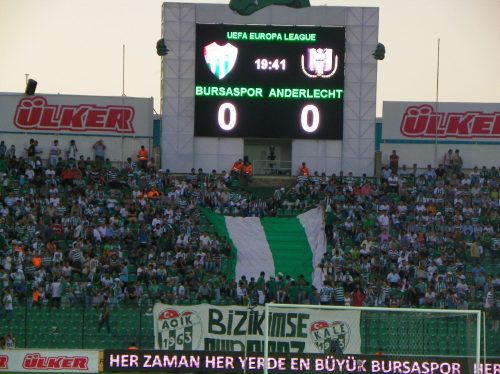 Tribünlerden taraftar manzaraları