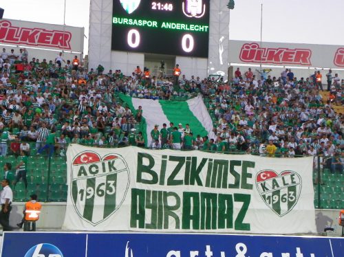 Tribünlerden taraftar manzaraları