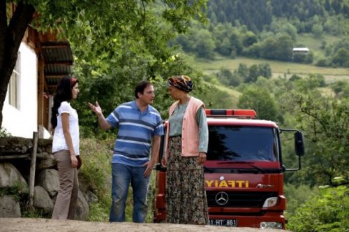 Yangın Var (2011)