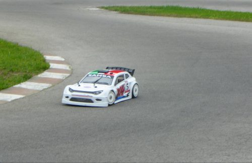 Model araba yarışları Formula 1’i aratmadı