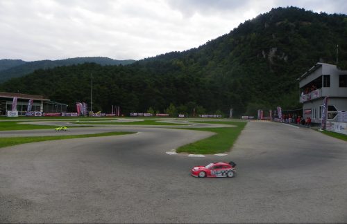 Model araba yarışları Formula 1’i aratmadı