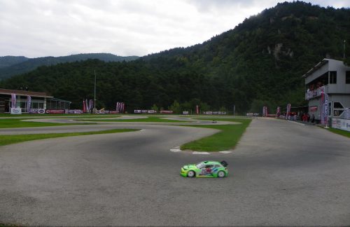 Model araba yarışları Formula 1’i aratmadı