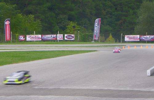 Model araba yarışları Formula 1’i aratmadı