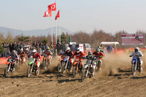  Motocross yarışması 