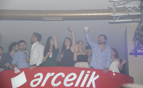 Hadise Uludağ'da nefes kesti