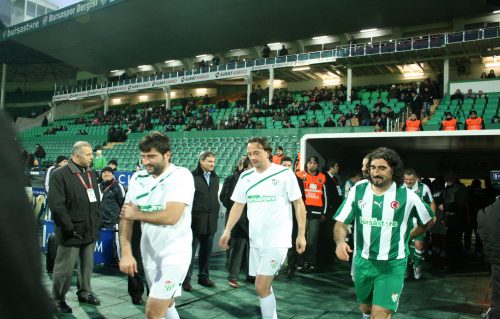 Şöhretler İmparator için oynadı