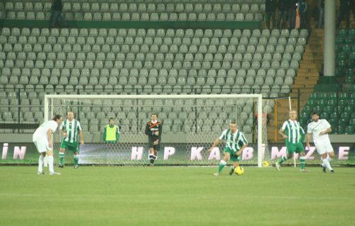 Şöhretler İmparator için oynadı