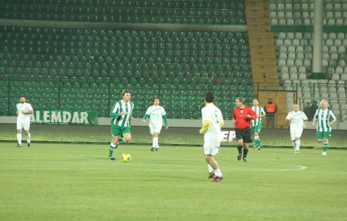 Şöhretler İmparator için oynadı