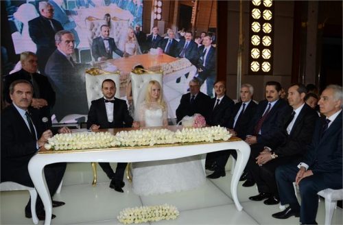 Hilton'da gözleri kamaştıran düğün