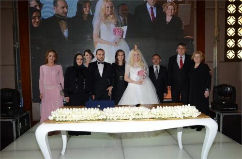 Hilton'da gözleri kamaştıran düğün
