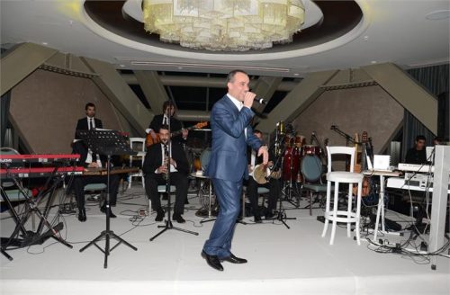 Hilton'da gözleri kamaştıran düğün