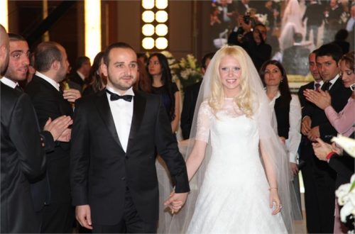 Hilton'da gözleri kamaştıran düğün