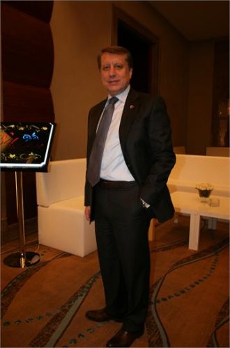 Hilton'da gözleri kamaştıran düğün