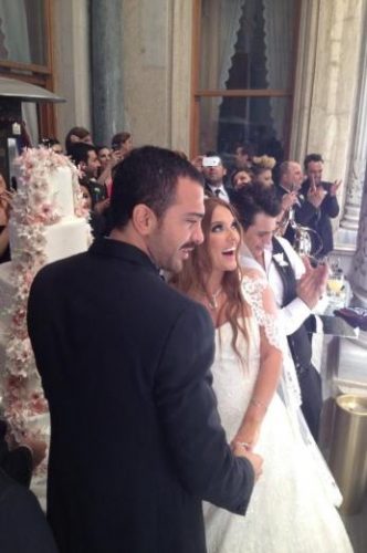 Demet Akalın evlendi