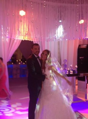 Demet Akalın evlendi