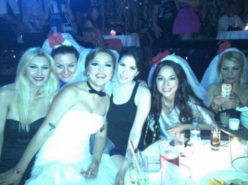 Demet Akalın evlendi
