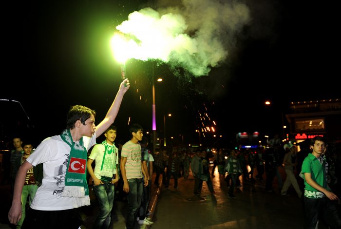 Bursaspor taraftarı şehir turu attı 