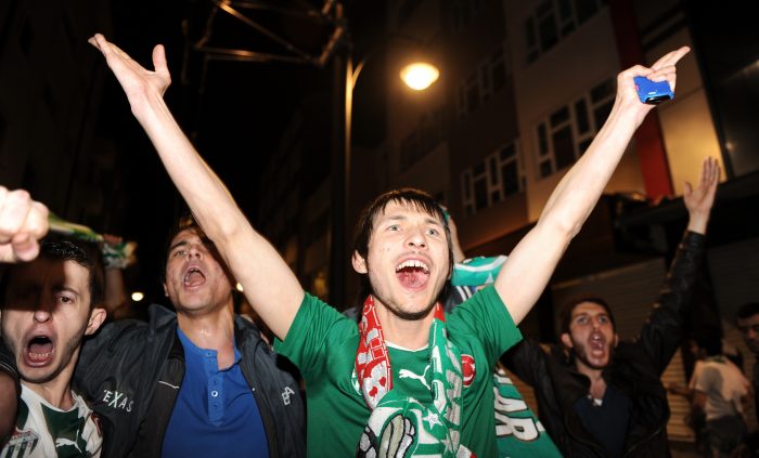Bursaspor taraftarı şehir turu attı 