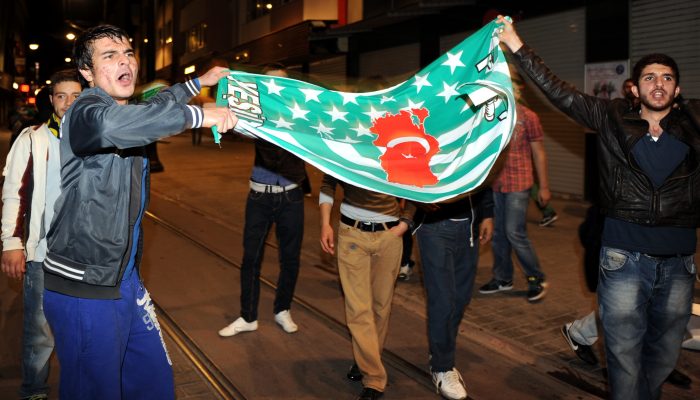 Bursaspor taraftarı şehir turu attı 