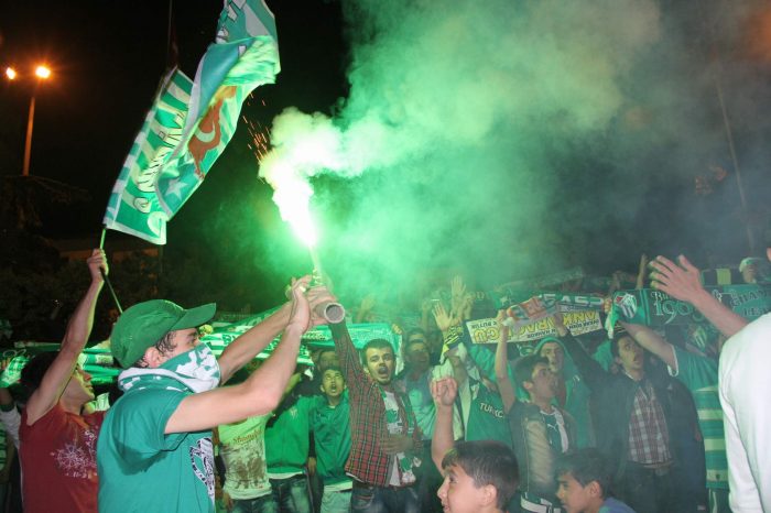 Bursaspor taraftarı şehir turu attı 