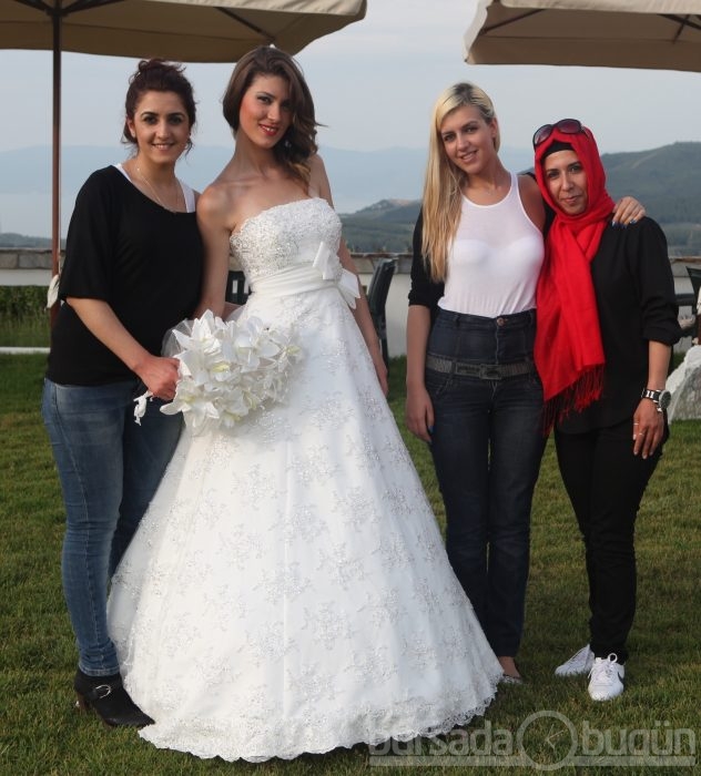 Bursalı manken yine büyüledi