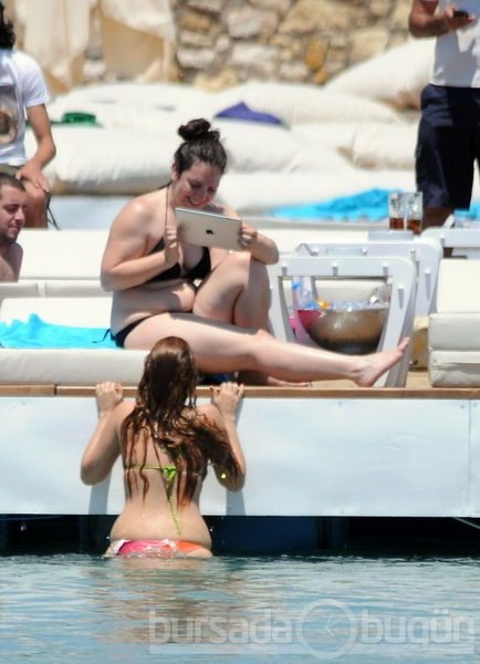 Ayşe Özyılmazel'in tatil keyfi