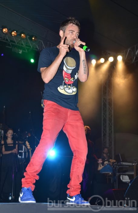 Murat Dalkılıç'a konserde evlilik teklifi