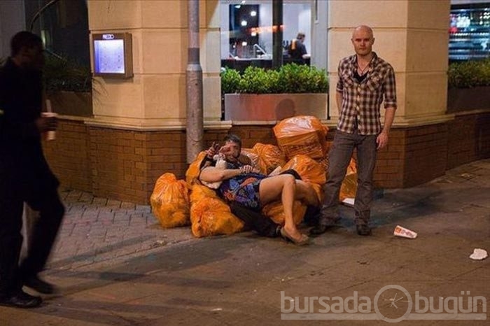Sarhoş İngiliz kızları sokakta