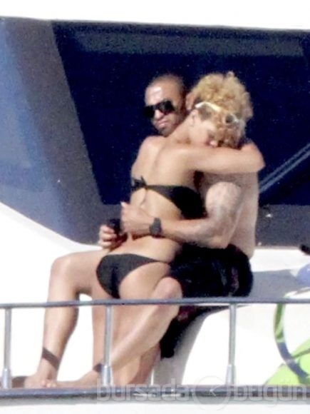 Rihanna kafayı bulunca...