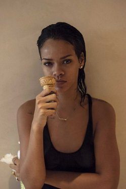 Rihanna kafayı bulunca...