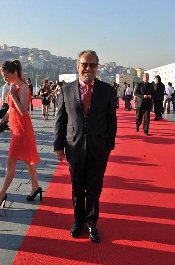 Ünlüler kırmızı halıda