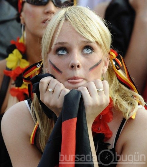 EURO 2012'nin tribün güzelleri