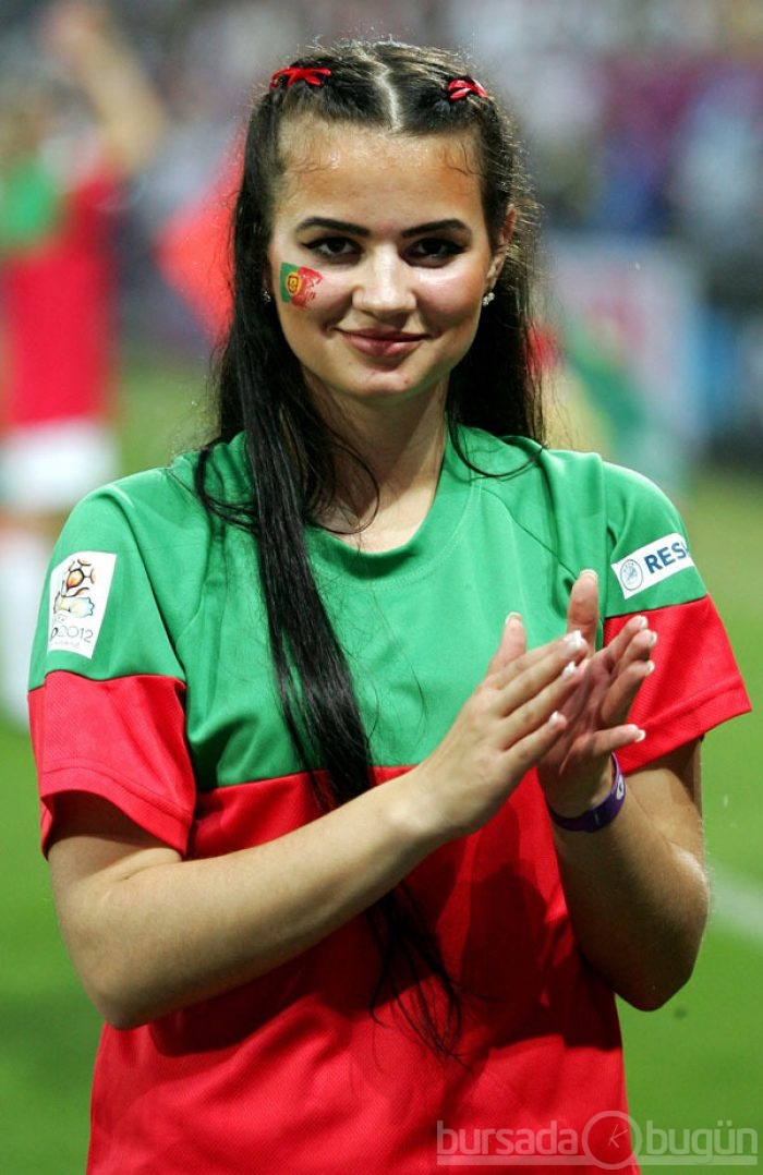 EURO 2012'nin tribün güzelleri