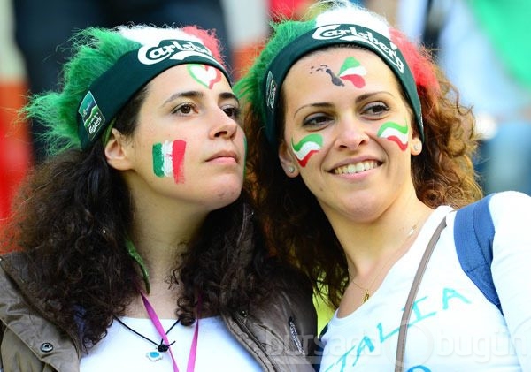 EURO 2012'nin tribün güzelleri