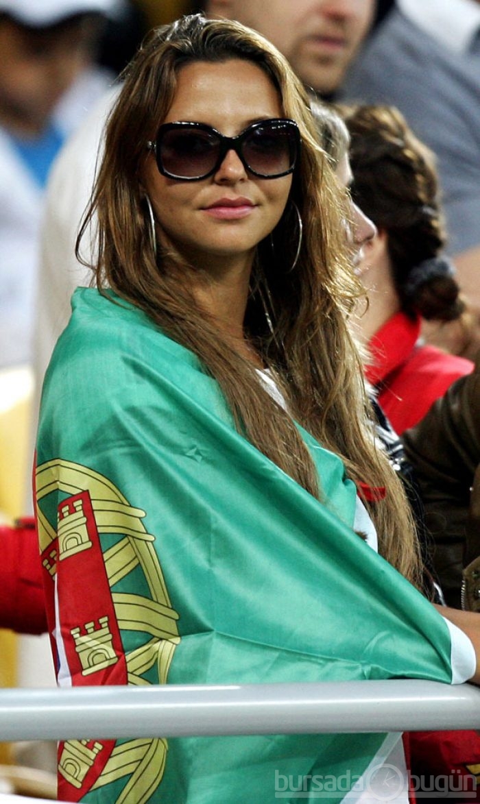 EURO 2012'nin tribün güzelleri