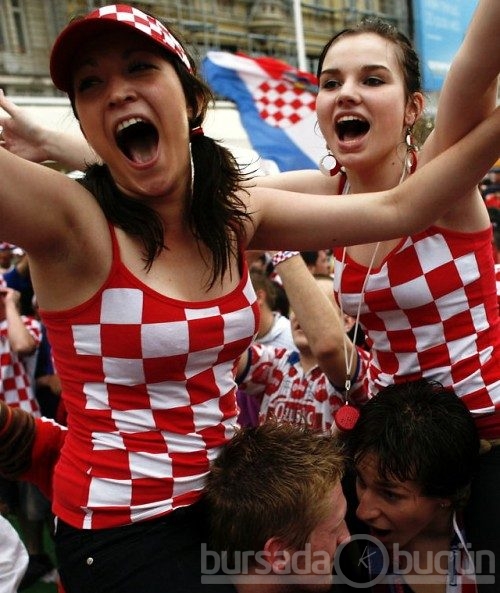 EURO 2012'nin tribün güzelleri