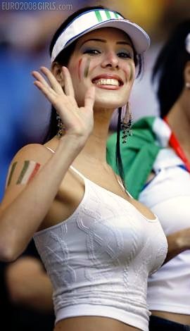 EURO 2012'nin tribün güzelleri