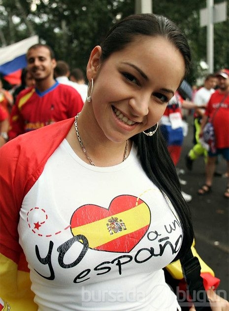 EURO 2012'nin tribün güzelleri