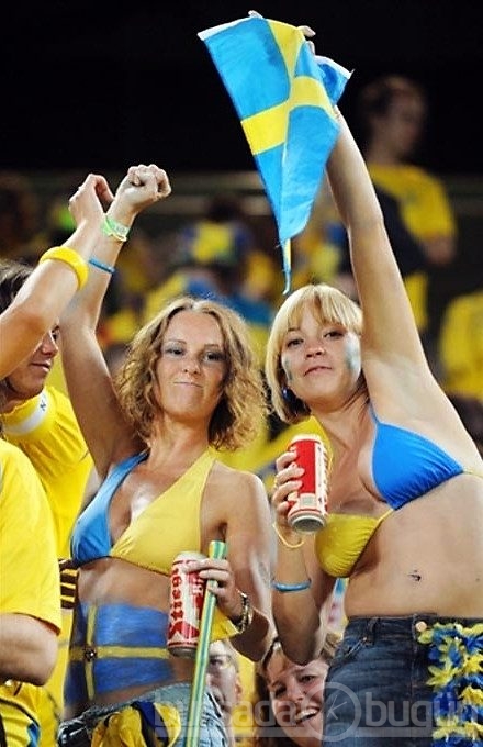 EURO 2012'nin tribün güzelleri