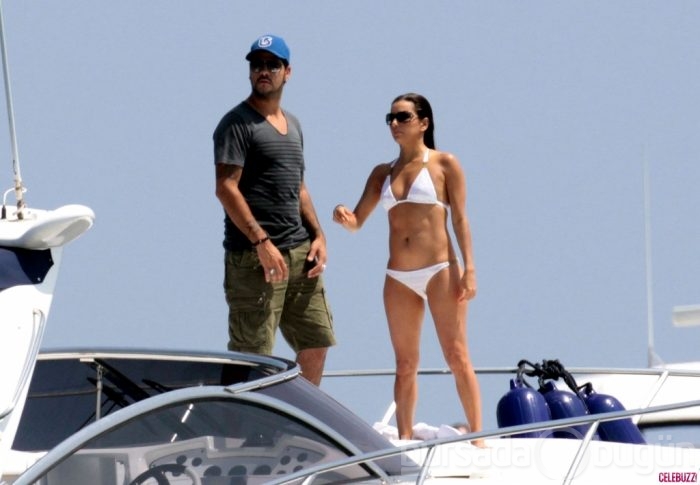 Ünlülerin bikini tutkusu