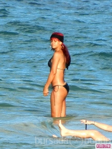 Ünlülerin bikini tutkusu