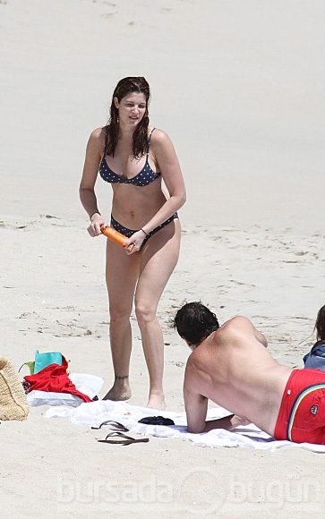 Ünlülerin bikini tutkusu