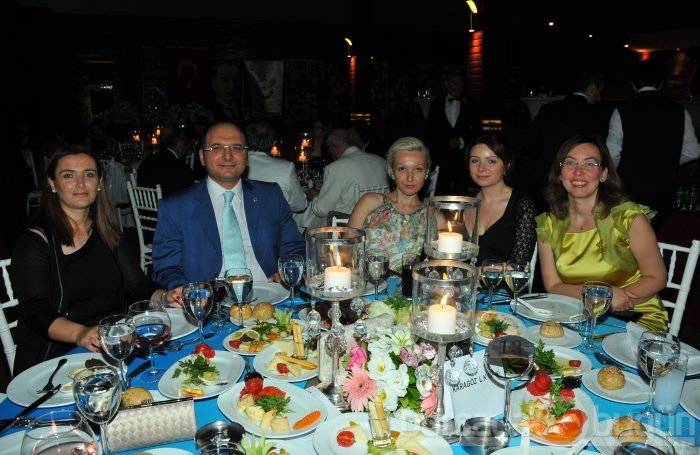 Lions dernekleri devir teslim