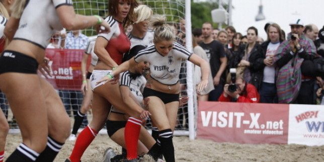 Bayan Futbol Tutkunları 