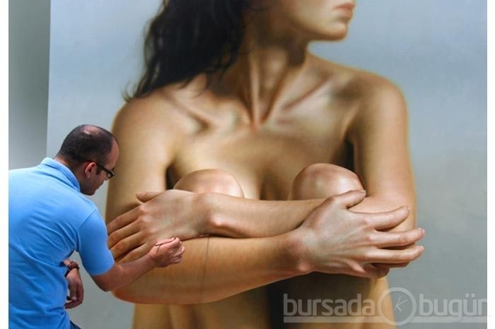 Hiper gerçek seksi tablolar büyülüyor