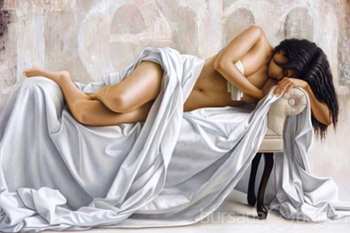 Hiper gerçek seksi tablolar büyülüyor