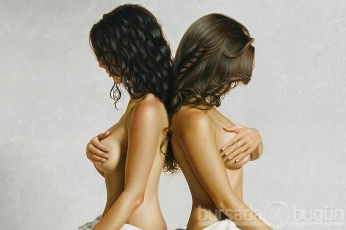 Hiper gerçek seksi tablolar büyülüyor