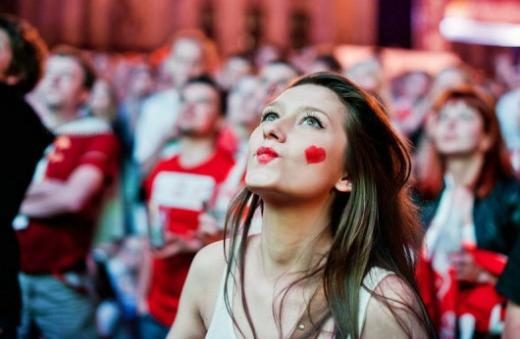EURO 2012'nin tribün güzelleri