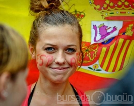 EURO 2012'nin tribün güzelleri
