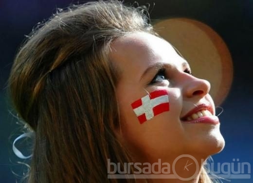 EURO 2012'nin tribün güzelleri